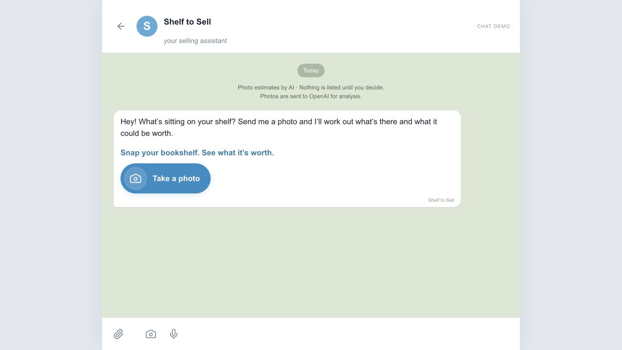 Shelf to Sell chat with its camera button and invitation to photograph a bookshelf.